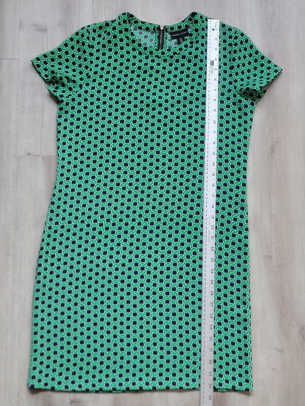 ADRIENNE VITTADINI Vibrant Green Geometric Shift Dress *Small Flaw*
